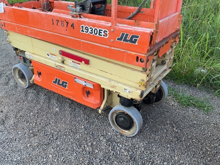 jlg-1930es-image-4