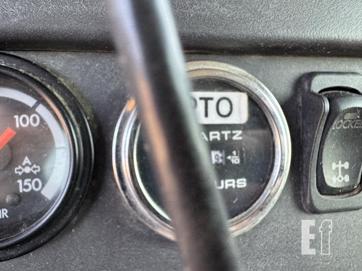 2005-freightliner-business-class-m2-106-image-50