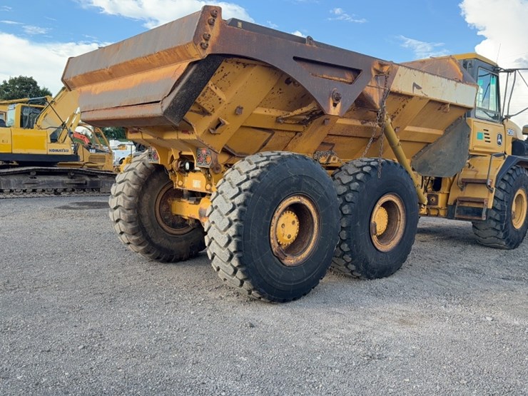 deere-250d-image-8