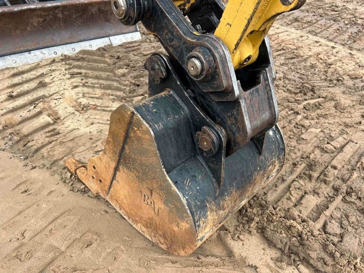 2022-caterpillar-305cr-image-10