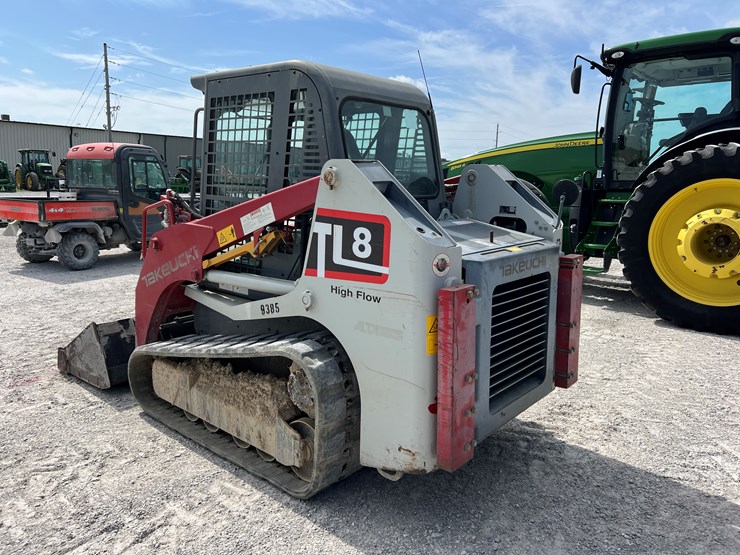 2019-takeuchi-tl8-image-23