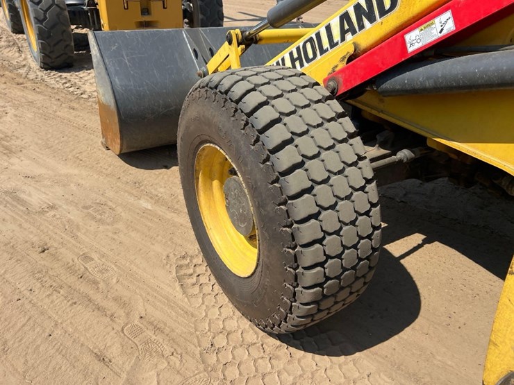 2008-new-holland-b95-image-33