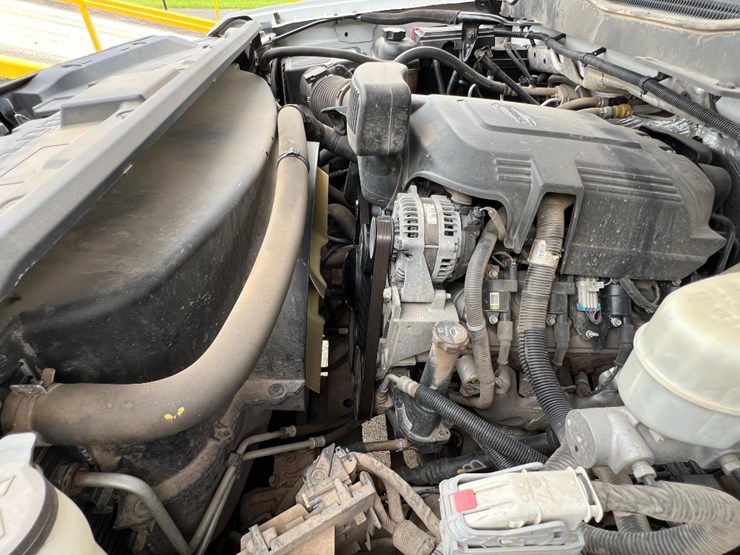 2015-chevrolet-silverado-2500hd-image-75