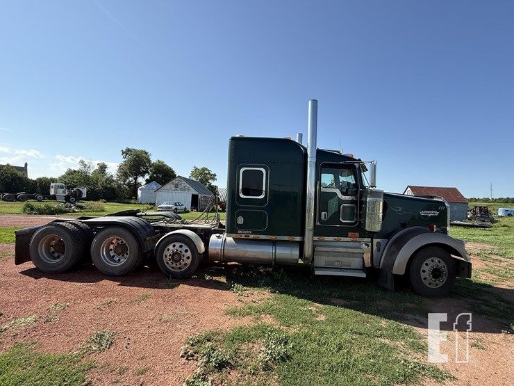 2005-kenworth-w900-image-5