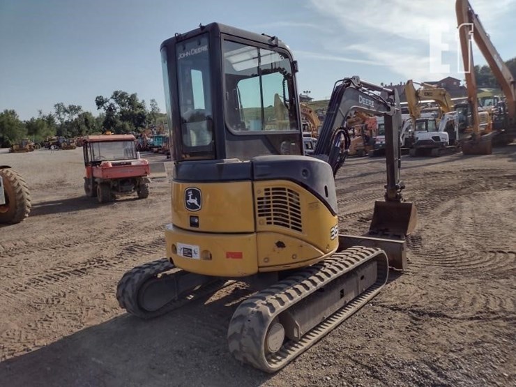 2006-deere-35d-image-49