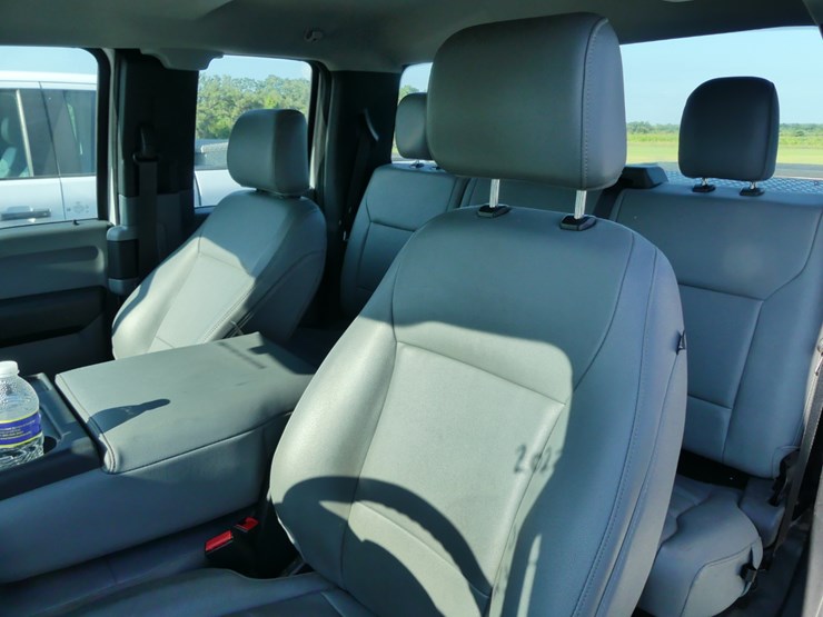 2022-ford-f150-xl-image-9