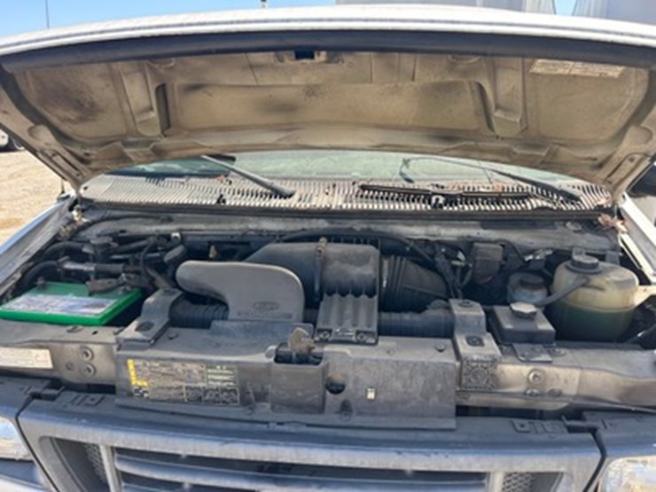 2004-ford-e350-image-7