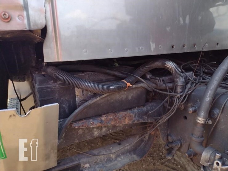 2006-freightliner-business-class-m2-106-image-33