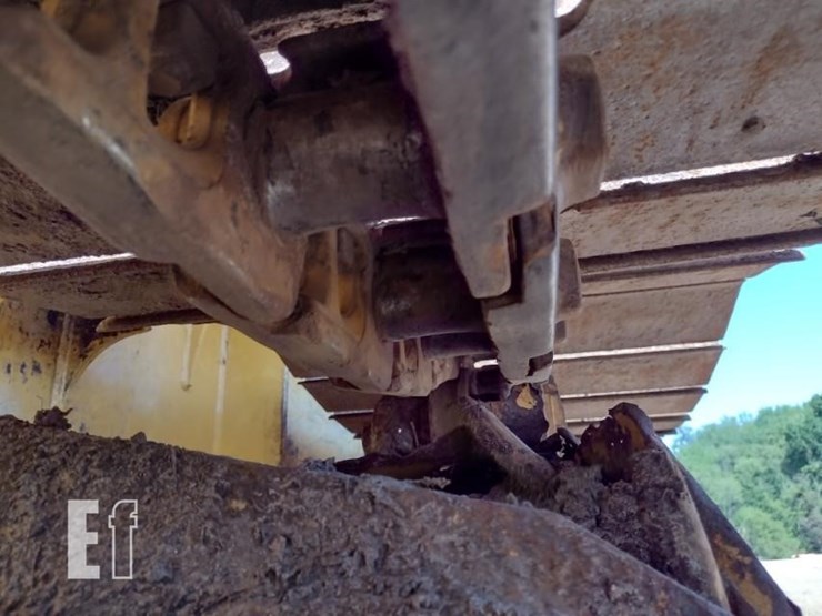 2004-deere-650h-image-26