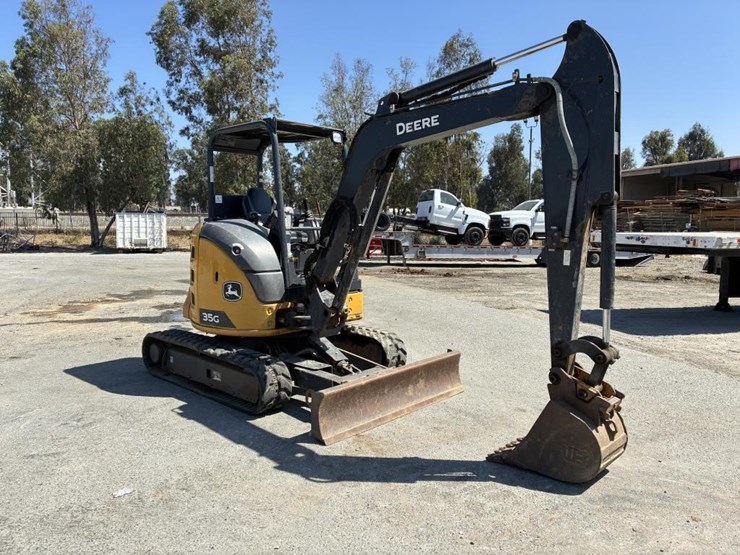 2022-deere-35g-image-2