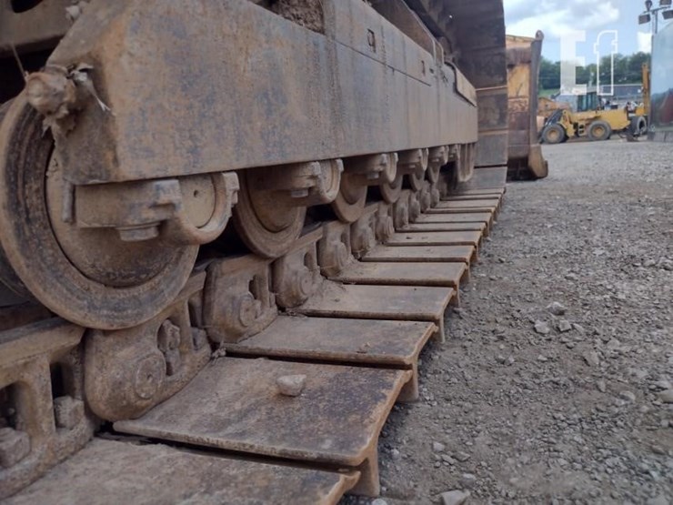 2006-deere-700j-lt-image-34