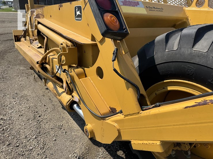 2000-deere-1812c-image-11