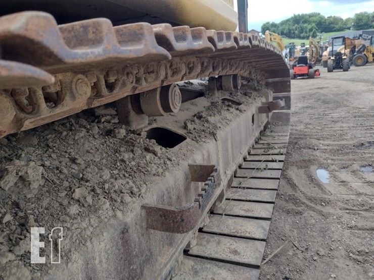 deere-210g-lc-image-24
