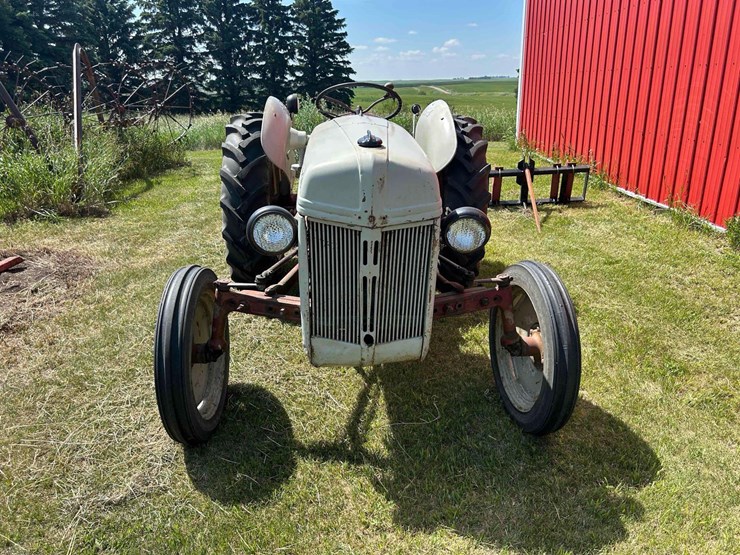 ford-8n-image-9