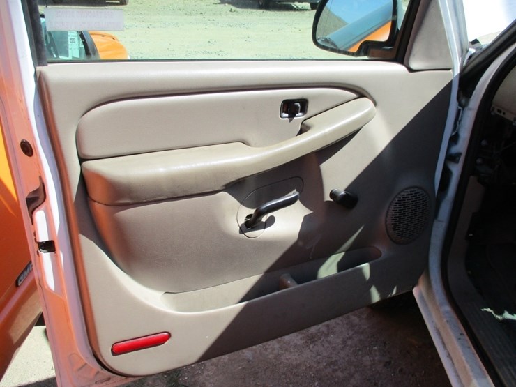 2005-chevrolet-2500-image-11