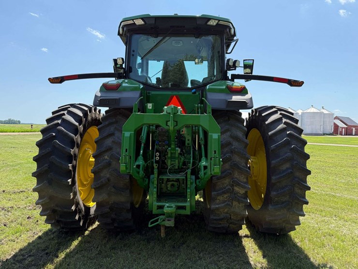 2021-john-deere-8r-340-image-14