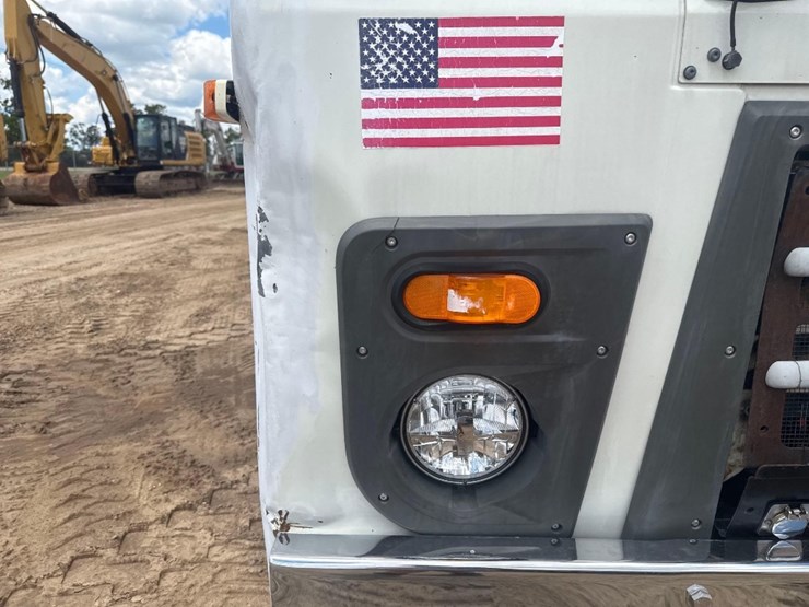 2014-mack-leu613-image-21