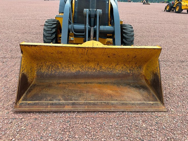 2018-deere-310sl-image-35