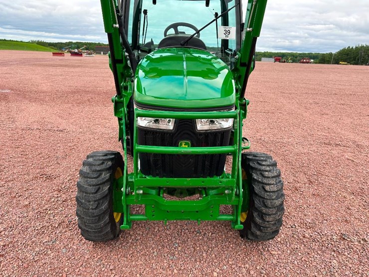 2022-john-deere-3033r-image-30