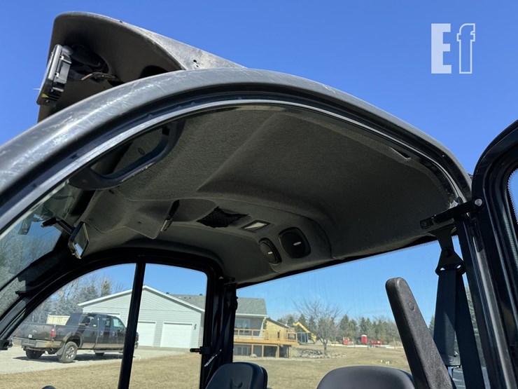 2022-bobcat-toolcat-uw56-image-22