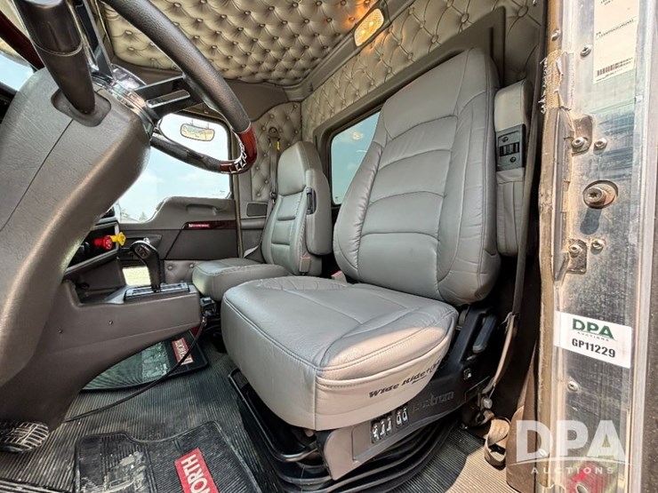 2014-kenworth-t660-image-97