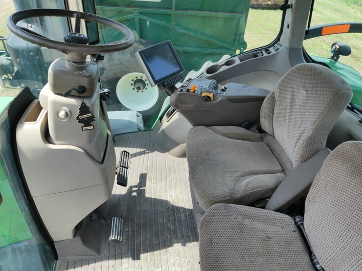 2015-john-deere-8295r-image-11