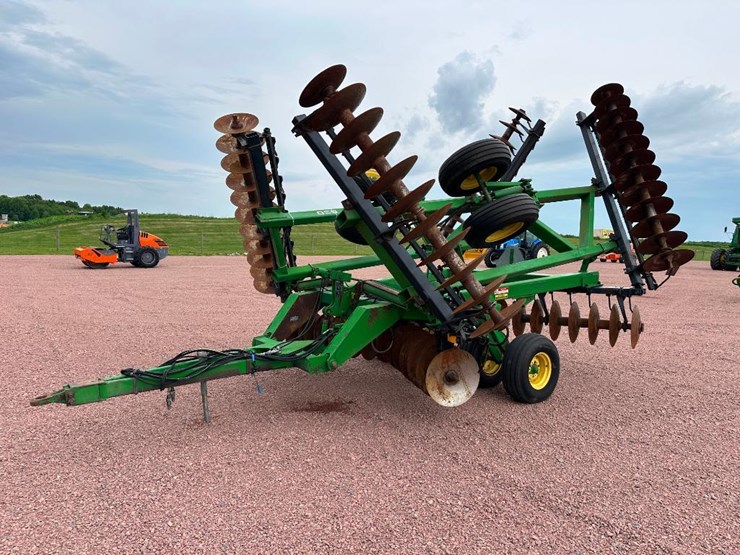 john-deere-630-image-1