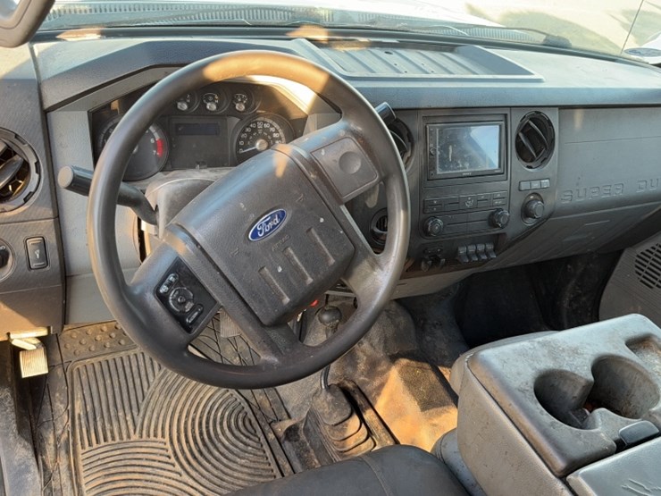 2013-ford-f350-image-26