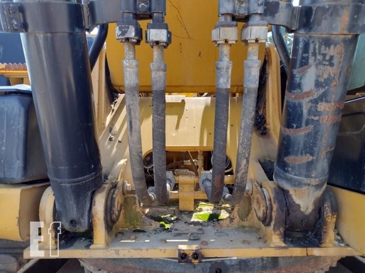2011-caterpillar-336e-image-21