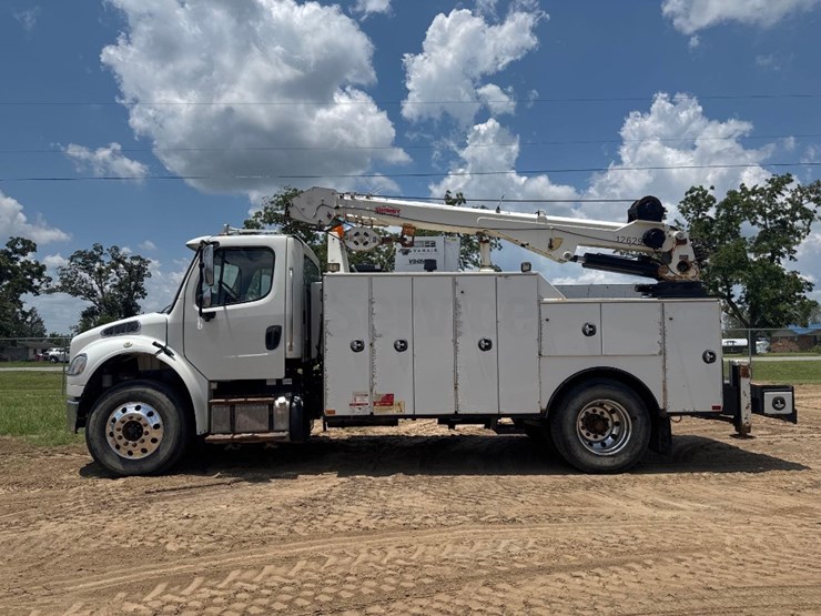 2014-freightliner-s/a-service-truck-image-1