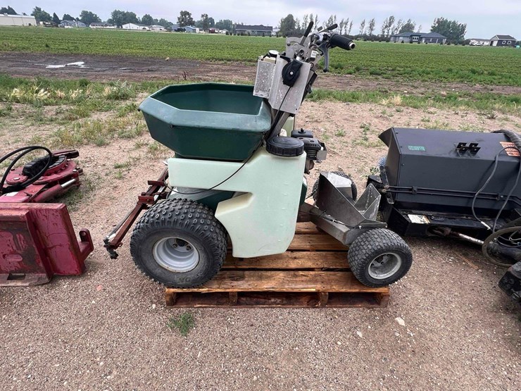 perma-green-spreader-image-2