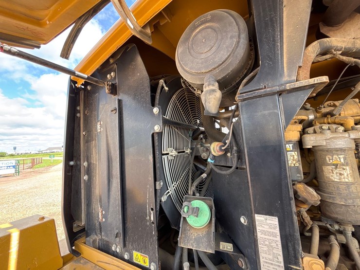 2012-caterpillar-930-image-23