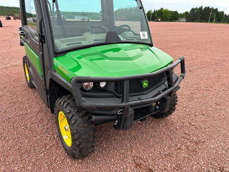 2022-john-deere-gator-image-14