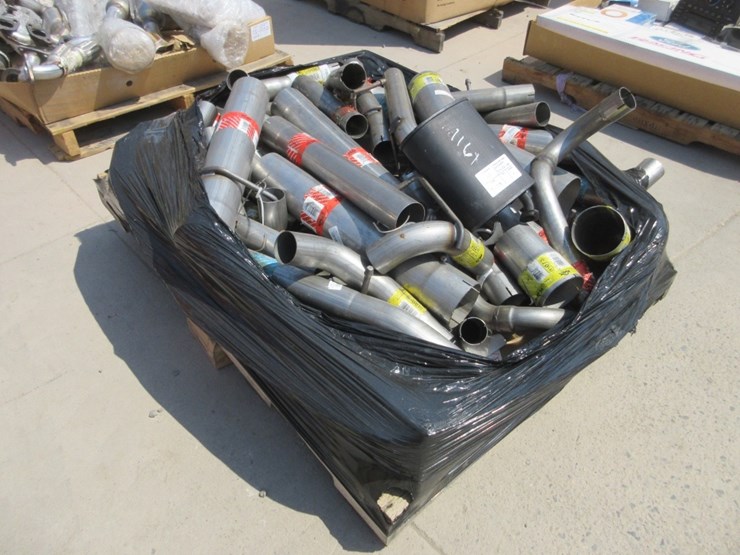 lot-of-misc-automotive-muffler/exhaust-parts-image-4