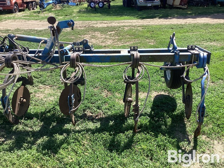 9-shank-folding-anhydrous-applicator-image-16