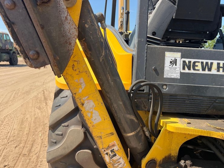 2008-new-holland-b95-image-15