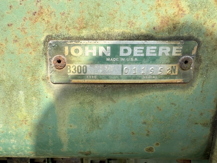 john-deere-8300-image-8