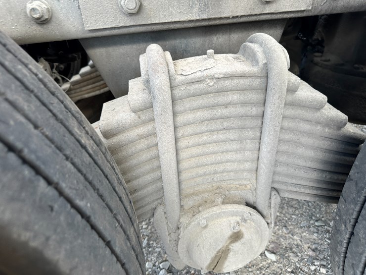 1999-mack-rd688s-image-19