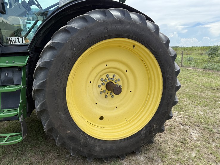 2014-john-deere-8270r-image-9