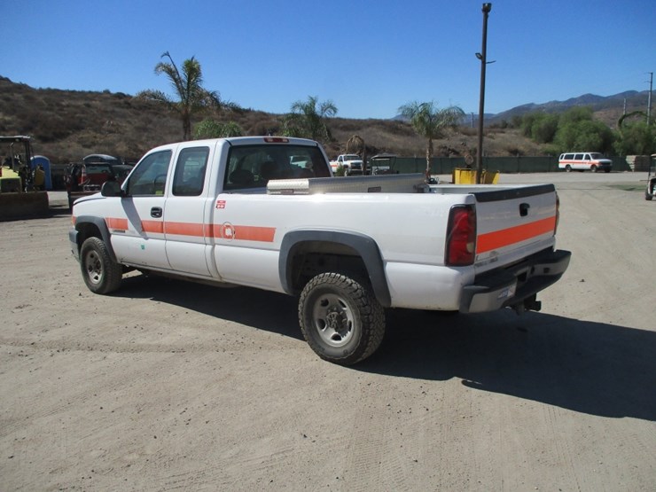 2005-chevrolet-2500hd-image-4