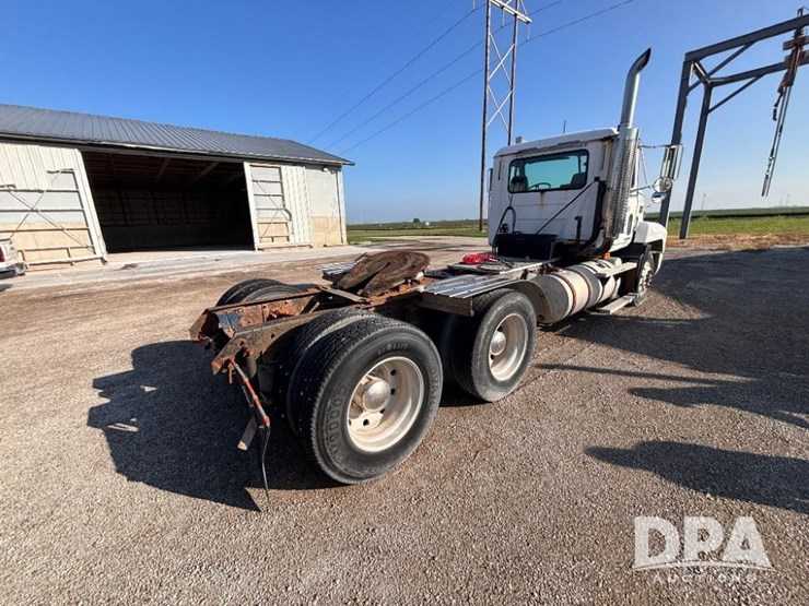 1999-mack-ch613-image-8