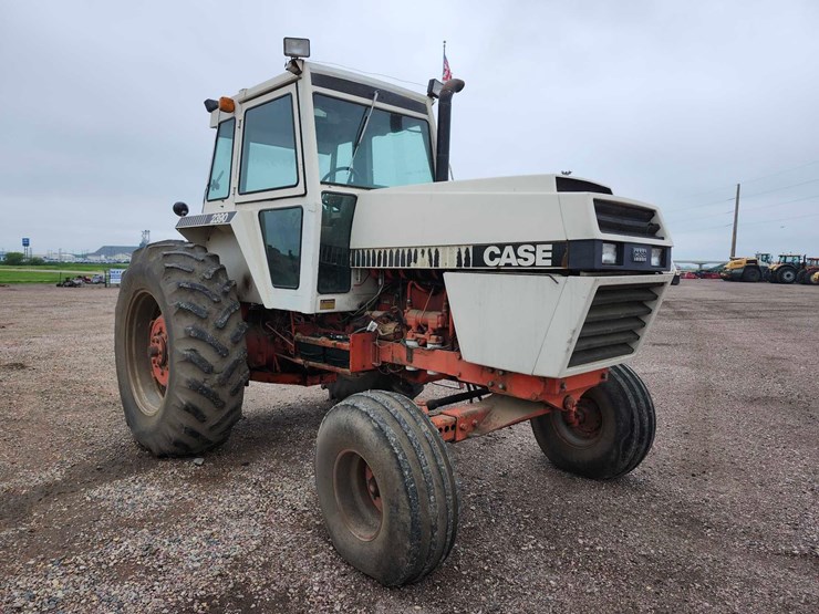 1979-case-2390-tractor-image-2