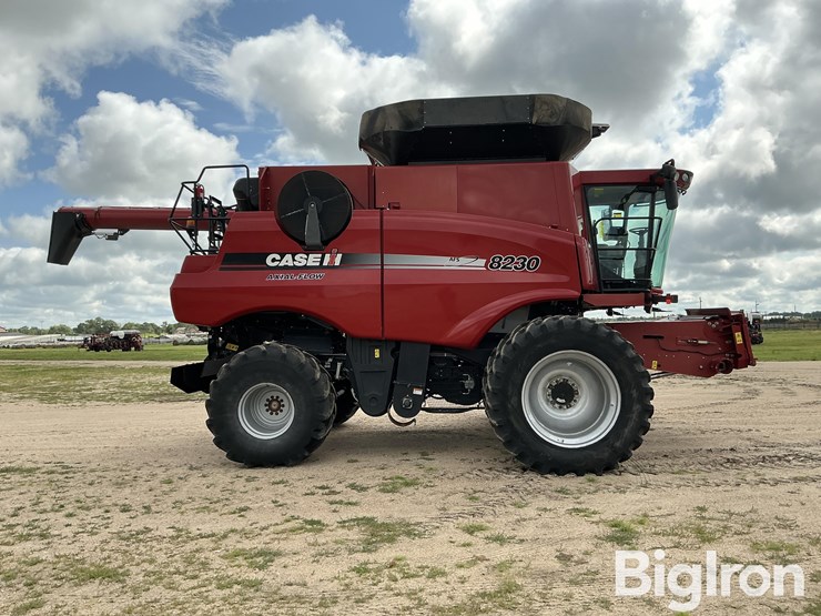 2012-case-ih-8230-image-4