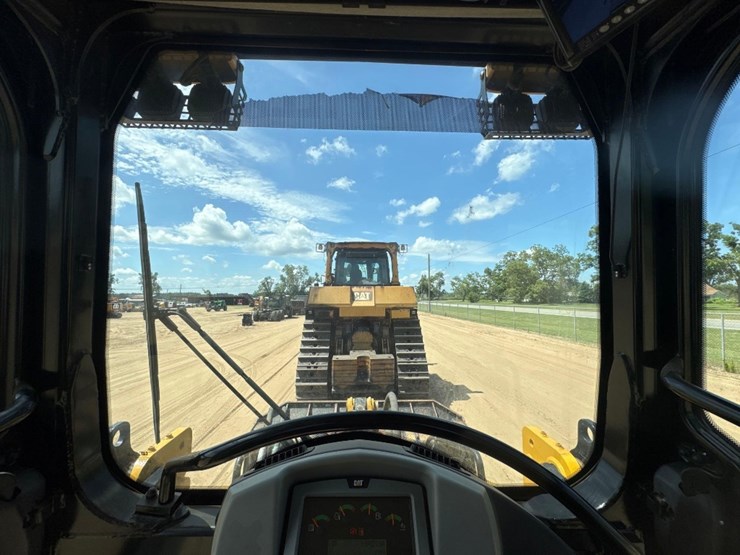 2021-caterpillar-953-image-23