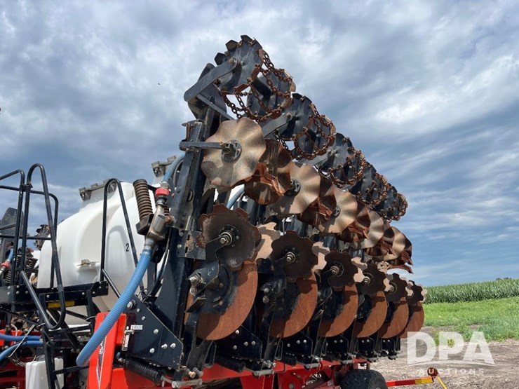 2019-kuhn-gladiator-1205-strip-till-bar-(jn2501,-unit-tb12)-image-51