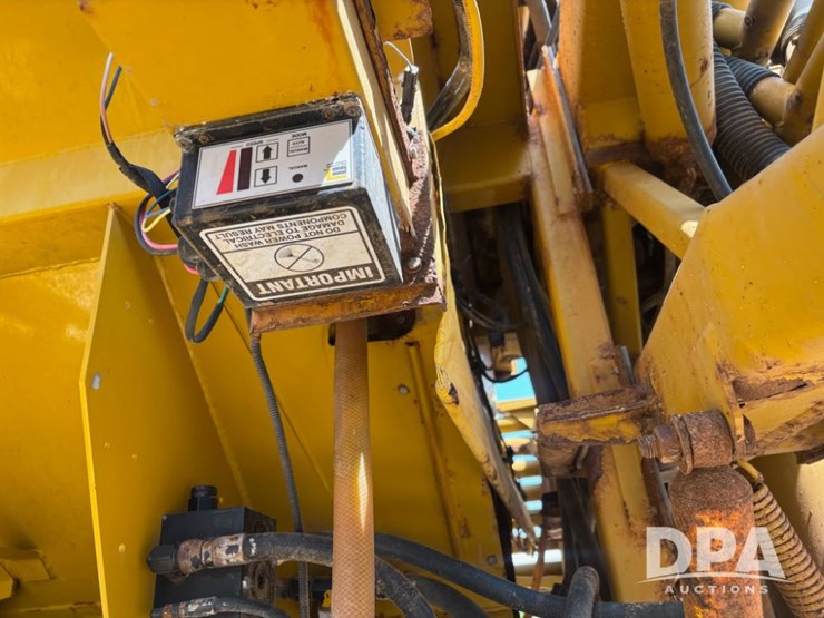 2006-john-deere-8-image-21