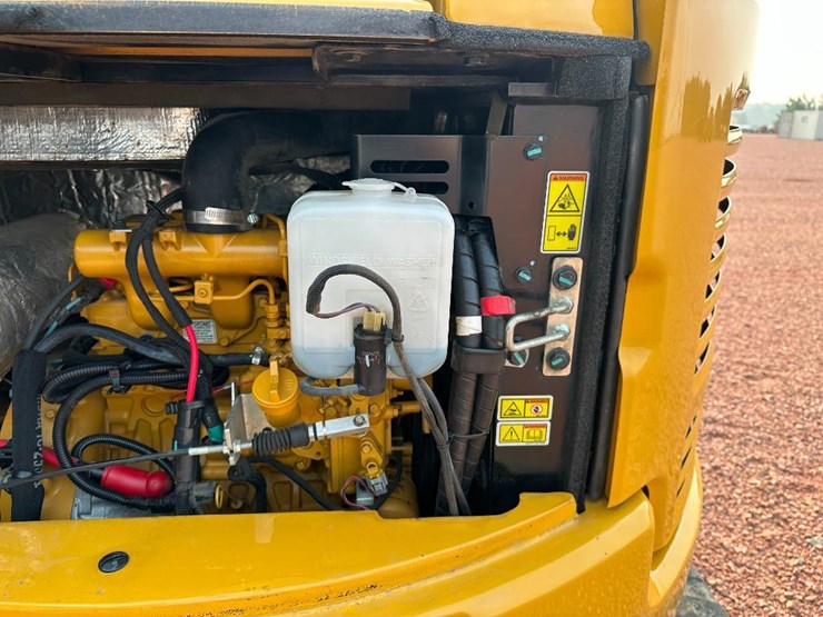 2020-caterpillar-303-image-46