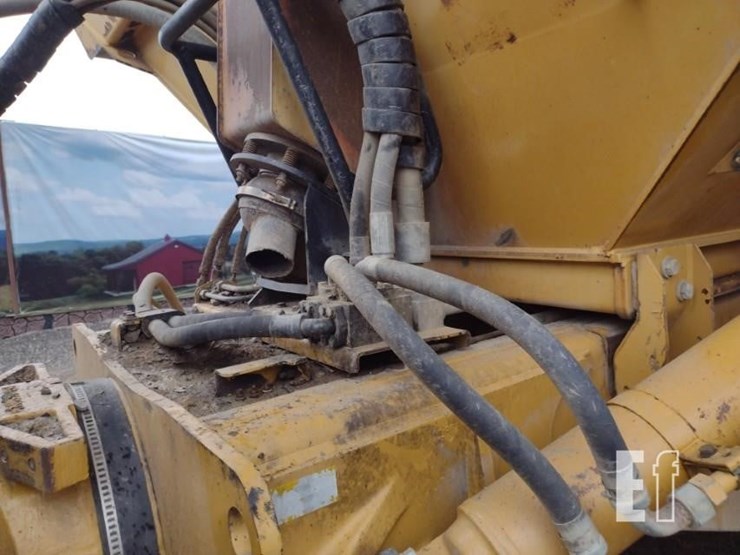 caterpillar-740-image-25