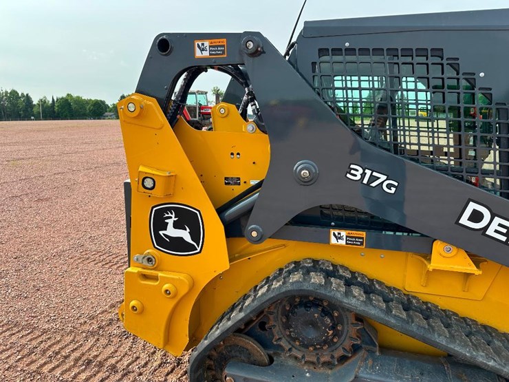 2023-deere-317g-image-24
