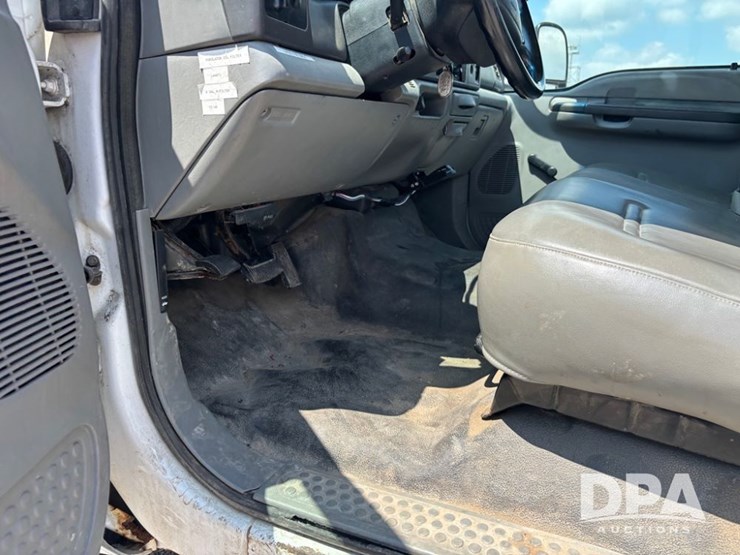 2003-ford-f450-image-46